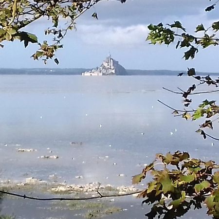 Entre Mont St Michel Et Merveille Vains Buitenkant foto
