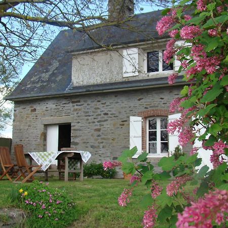 Entre Mont St Michel Et Merveille Vains Buitenkant foto