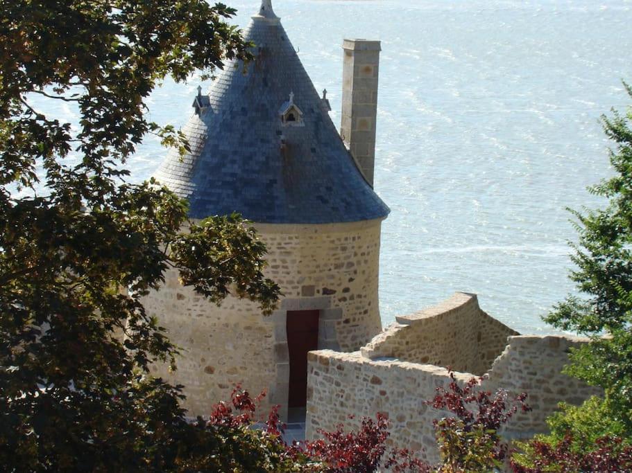 Entre Mont St Michel Et Merveille Vains Buitenkant foto