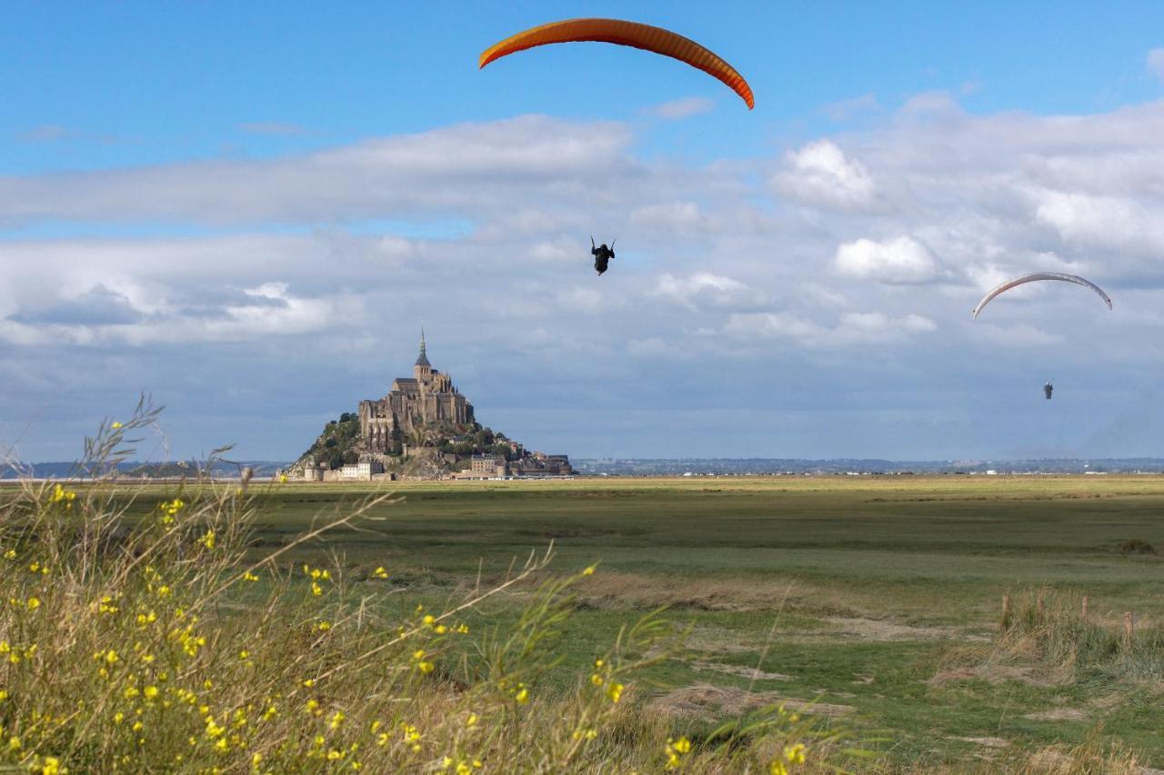 Entre Mont St Michel Et Merveille Vains Buitenkant foto