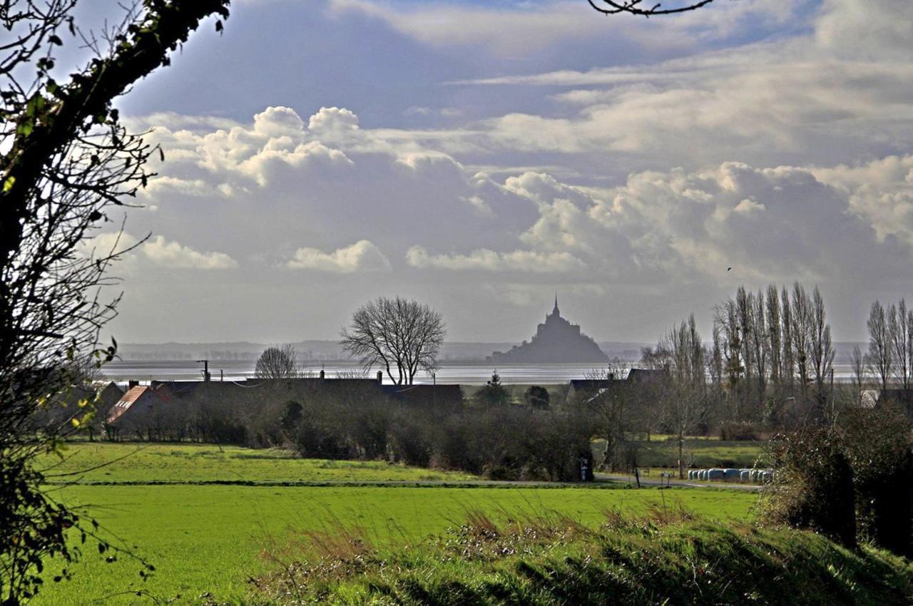 Entre Mont St Michel Et Merveille Vains Buitenkant foto