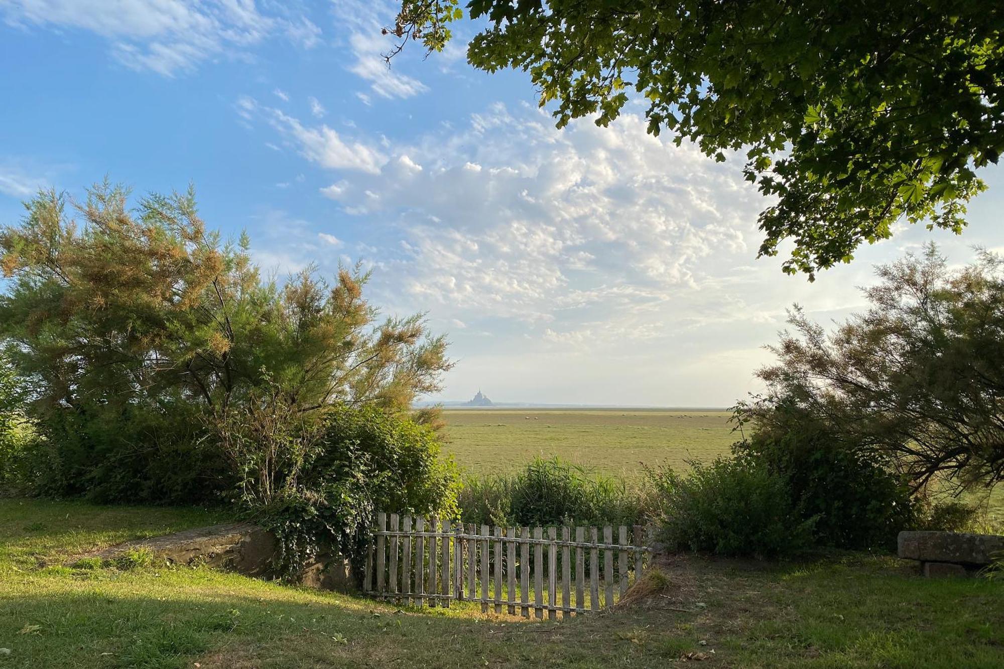 Entre Mont St Michel Et Merveille Vains Buitenkant foto