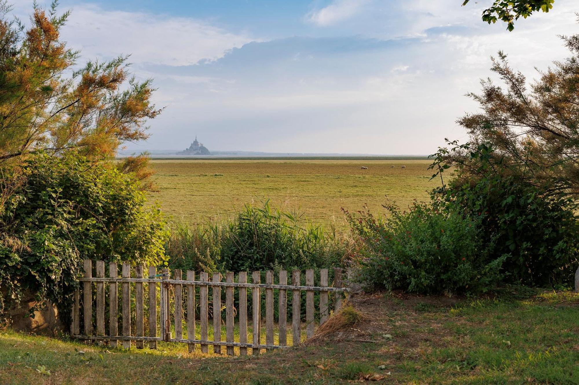 Entre Mont St Michel Et Merveille Vains Buitenkant foto